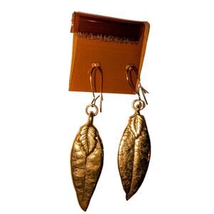 New Old Stock Hypo-Allergenic Gold Tone Boho Leaf Dangle Drop Earrings 2 in.